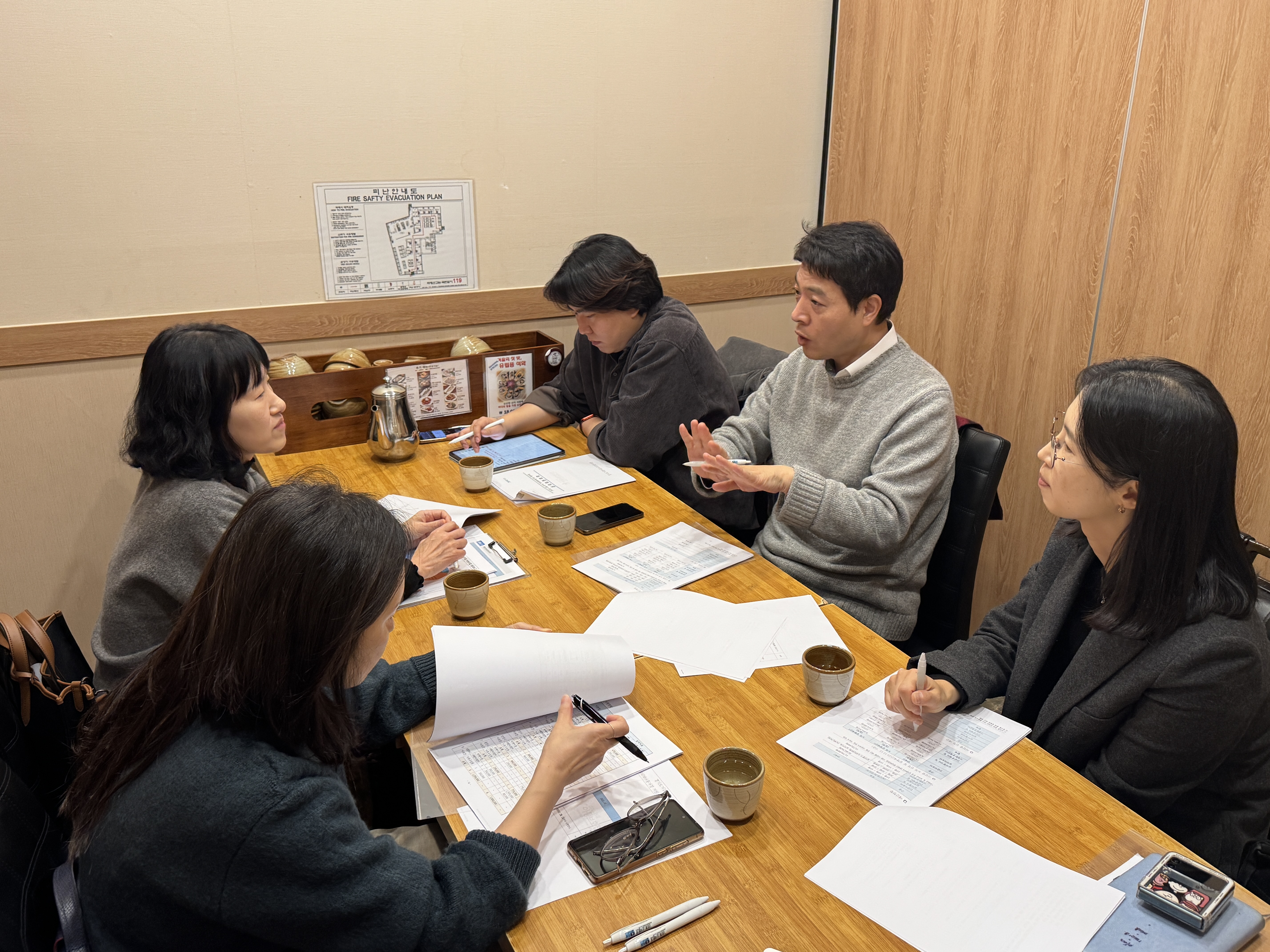 2025년 12월 학대피해아동가정지원사업 심의위원회의 진행 